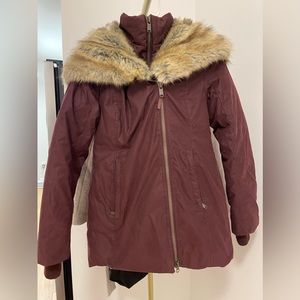 Aritzia’s babaton xxs burgundy red coat w faux fur